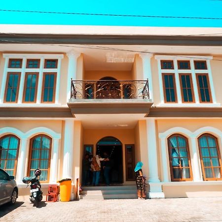 Bluefire Homestay Syariah Banyuwangi  Dış mekan fotoğraf